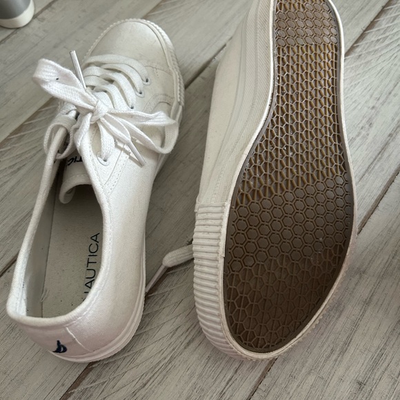 Nautical white sneakers size 8 - Picture 4 of 5
